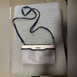 Woman’s Kenneth Cole Purse